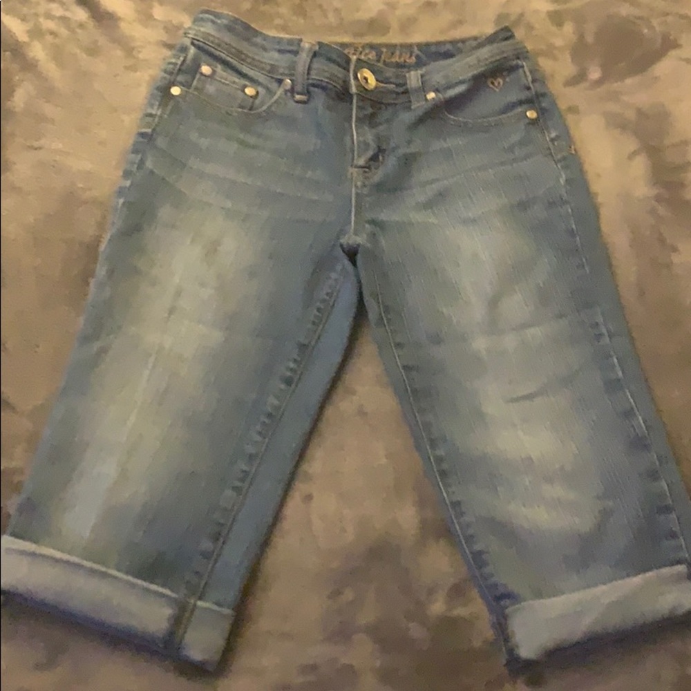 Size 12 slim Justice Jean capri’s